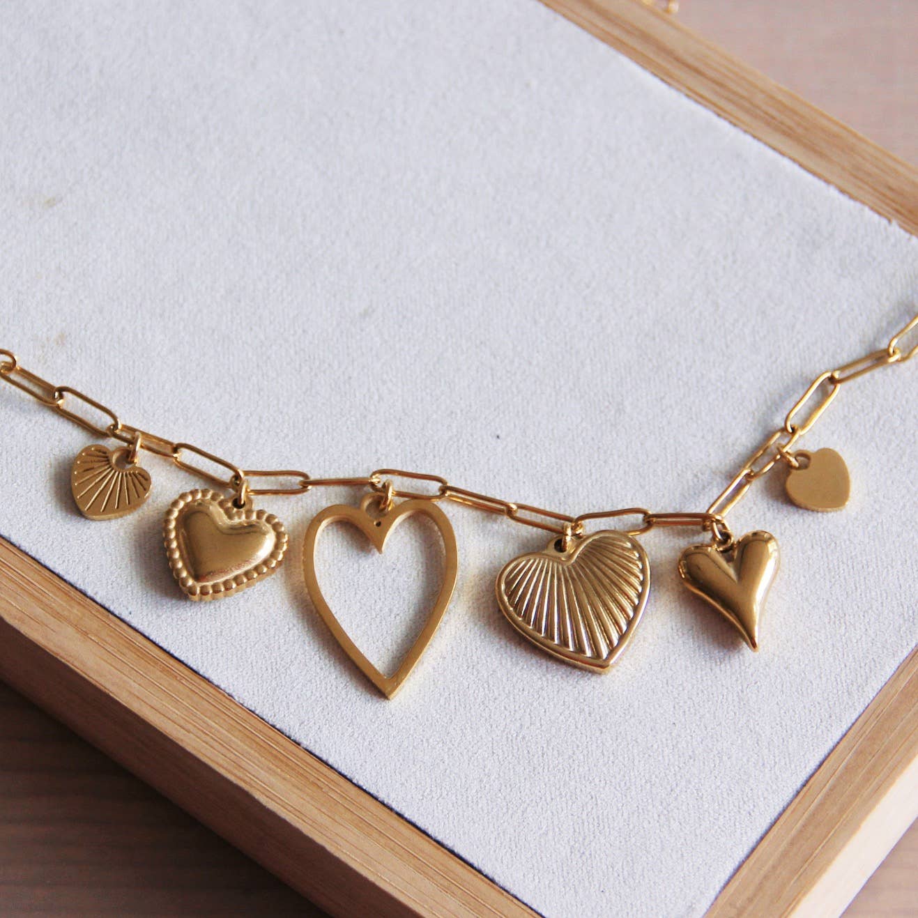Charm Necklace 'HEARTS'