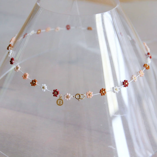 Daisy flower necklace – Mix Nude