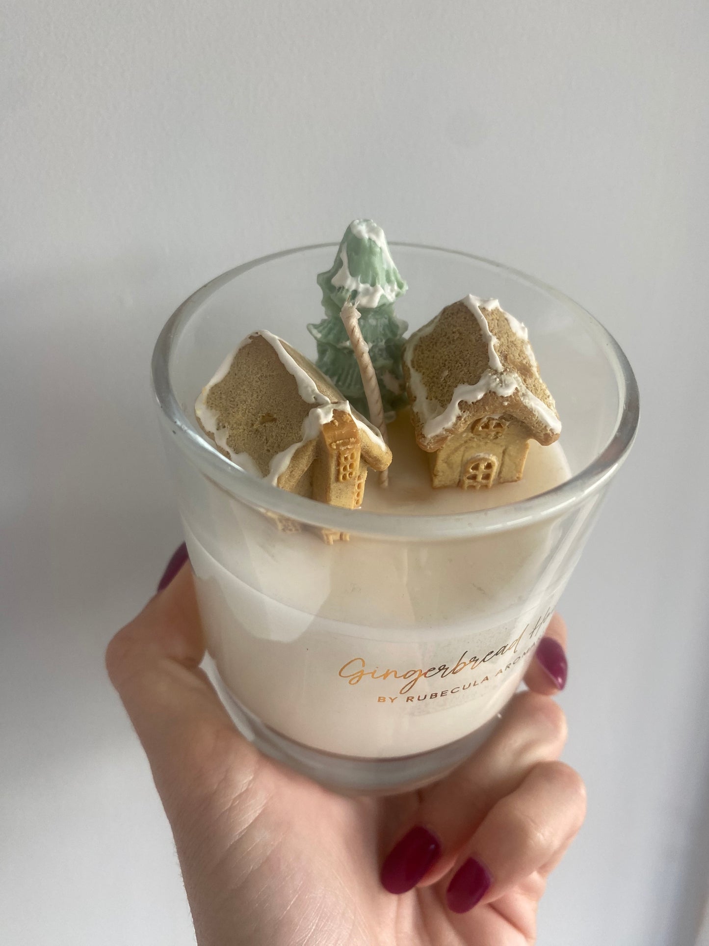 Gingerbread House Christmas Candle: Gingerbread Scent
