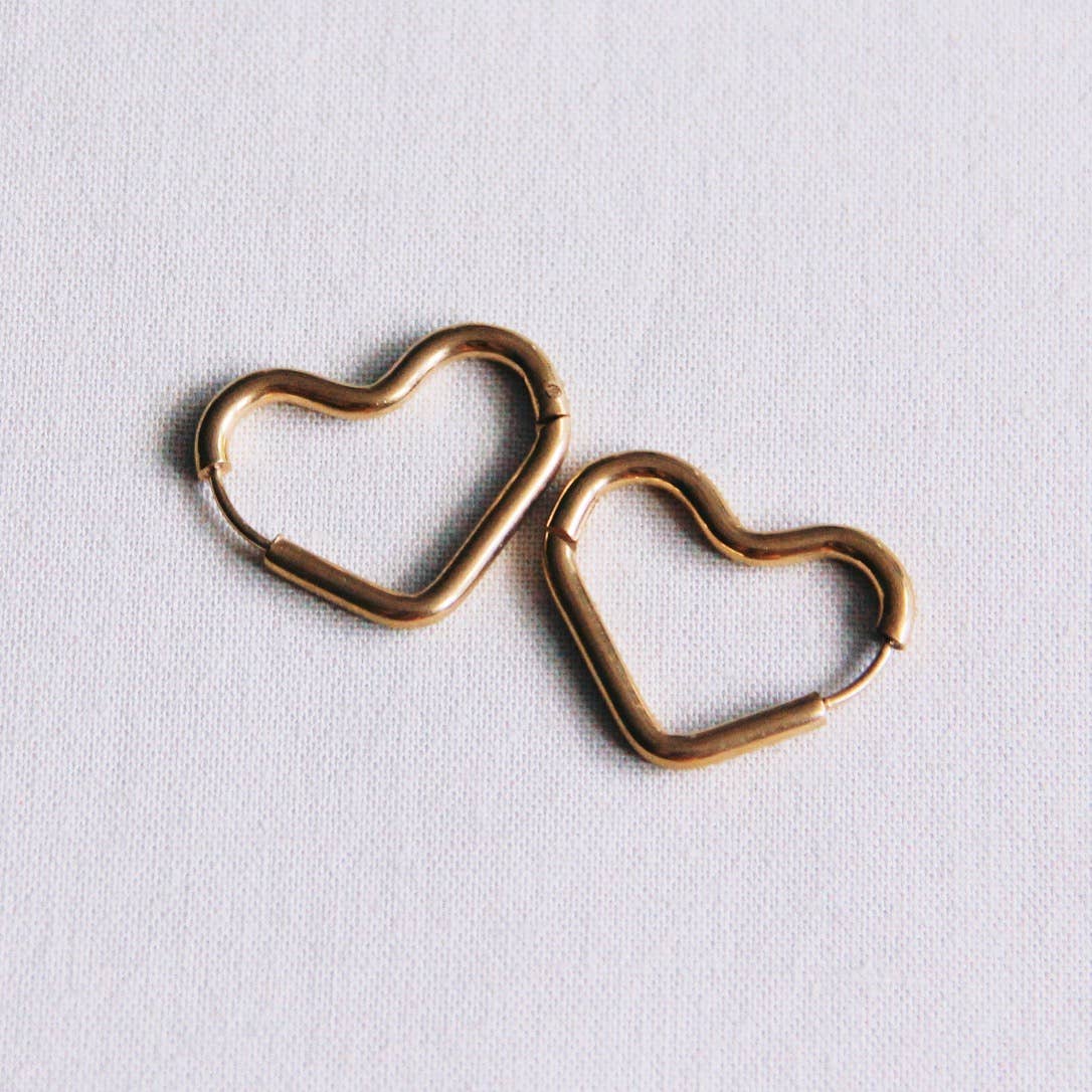 Stainless steel heart hoop “large” – gold