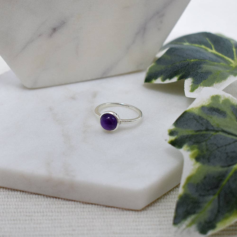 Bridget simple round amethyst ring: M
