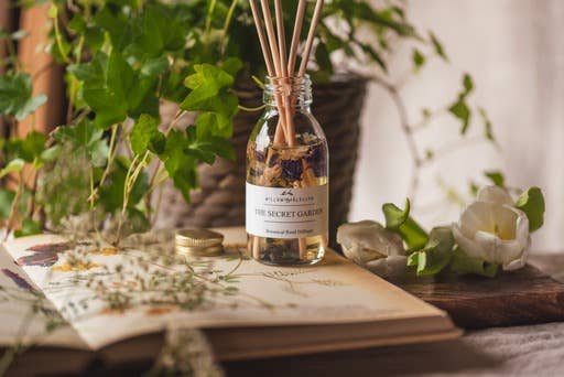 Botanical Reed Diffuser With Dried Flowers: Secret Garden