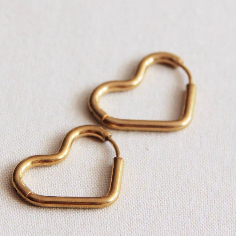 Stainless steel heart hoop “large” – gold