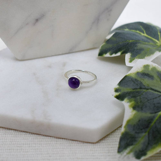 Bridget simple round amethyst ring: M